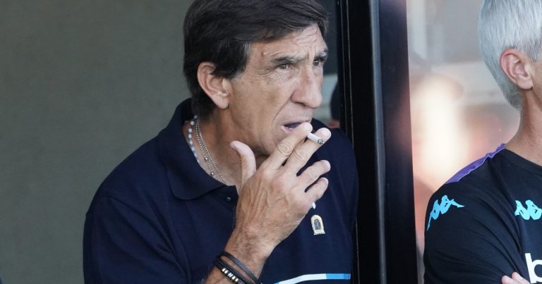Costas, tras la derrota de Racing: del "ahora se notan más los errores" al "fuimos perdiendo la confianza"
