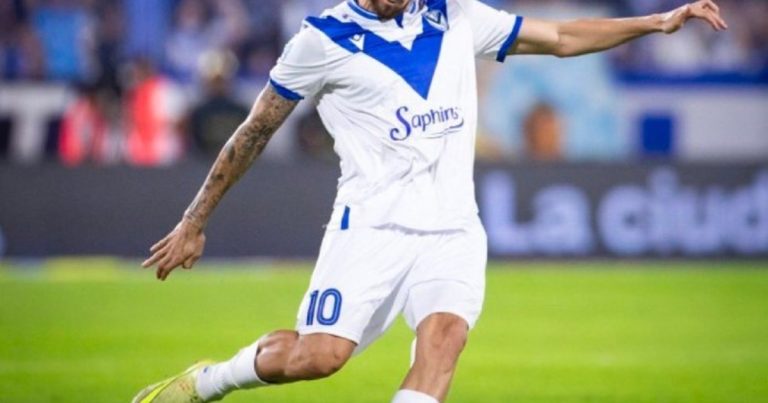 De un semestre de poco rodaje en Vélez a clavarle dos asistencias a Boca