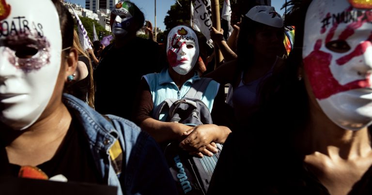 Por qué acceder a la Justicia es más difícil para las mujeres