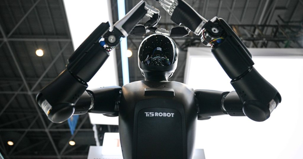 El fin del trabajo humano: la fábrica china que produce un smartphone por segundo y trabaja 24 horas