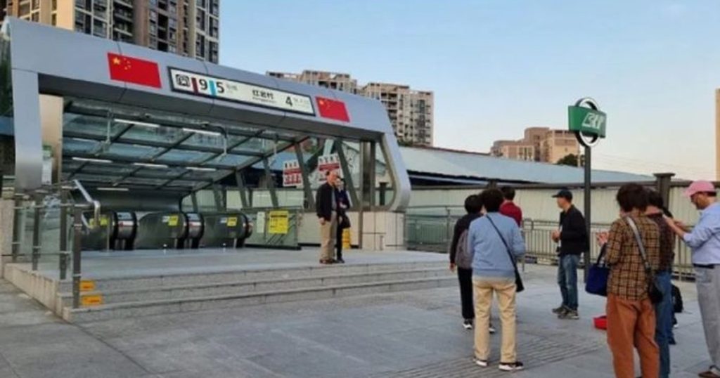 En solo 400 días y a 40 pisos bajo tierra, China construyó la estación de tren más profunda del mundo