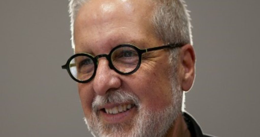 Antonio Abreu, peluquero: "Lo que debe tener la tintura es que te abra la cutícula"